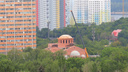 К спорной стройке РПЦ у ботсада привезли золотой купол
