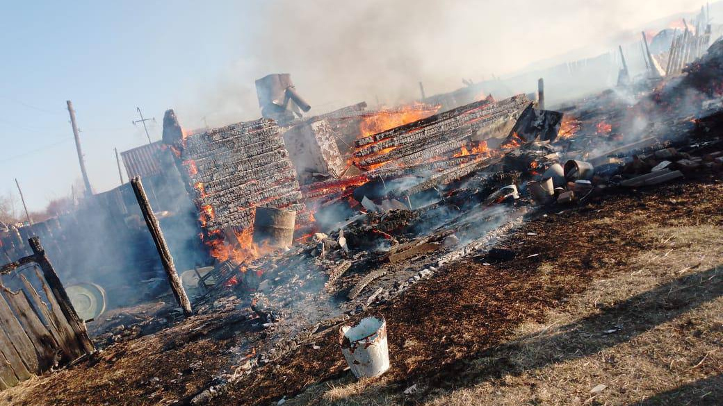 Пожар уничтожил дом двух пенсионеров в Забайкалье