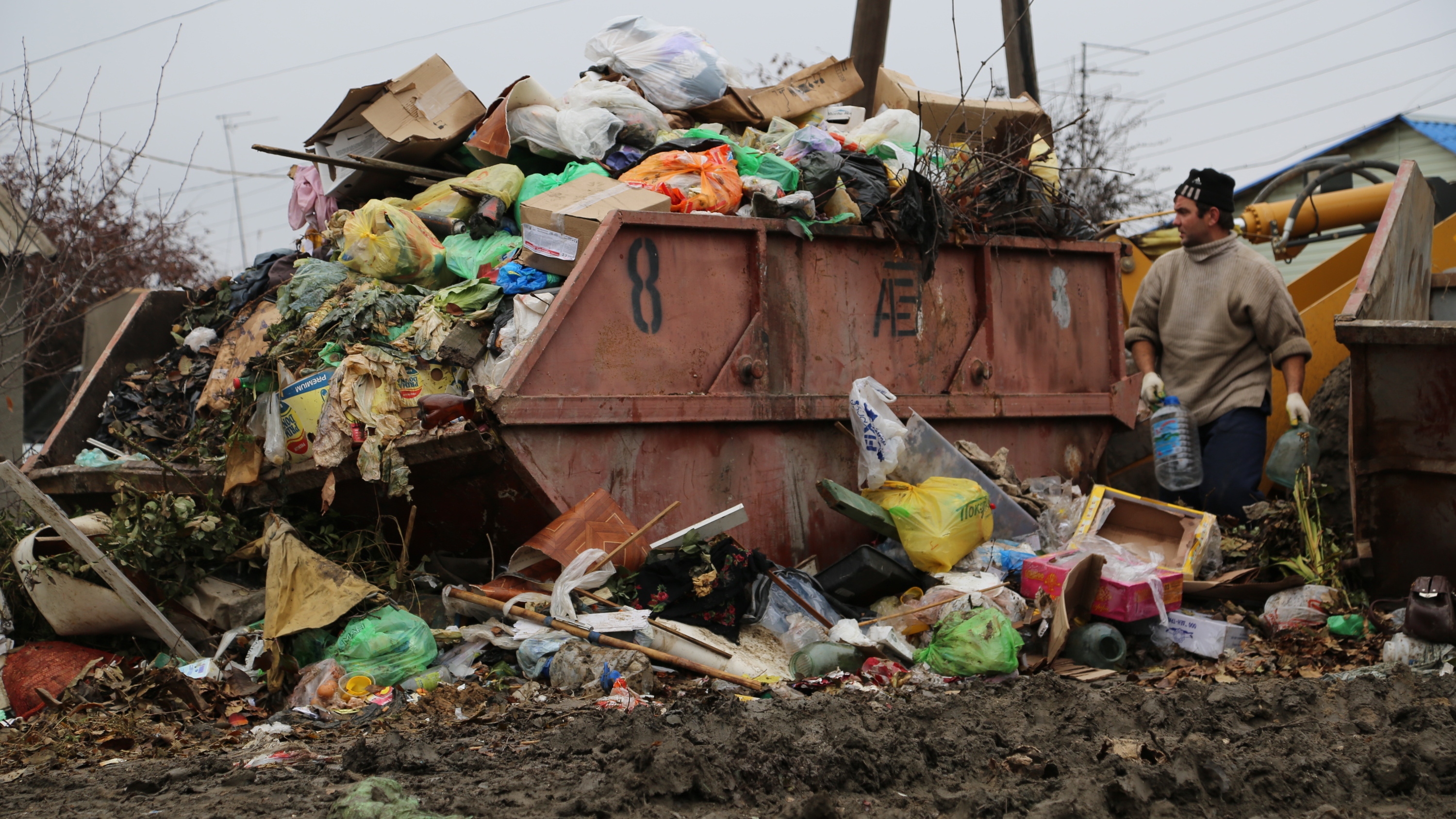 «К Дню Победы город завалит горами гниющей дряни»: ФАС приказала оставить Волгоград без мусорного регоператора