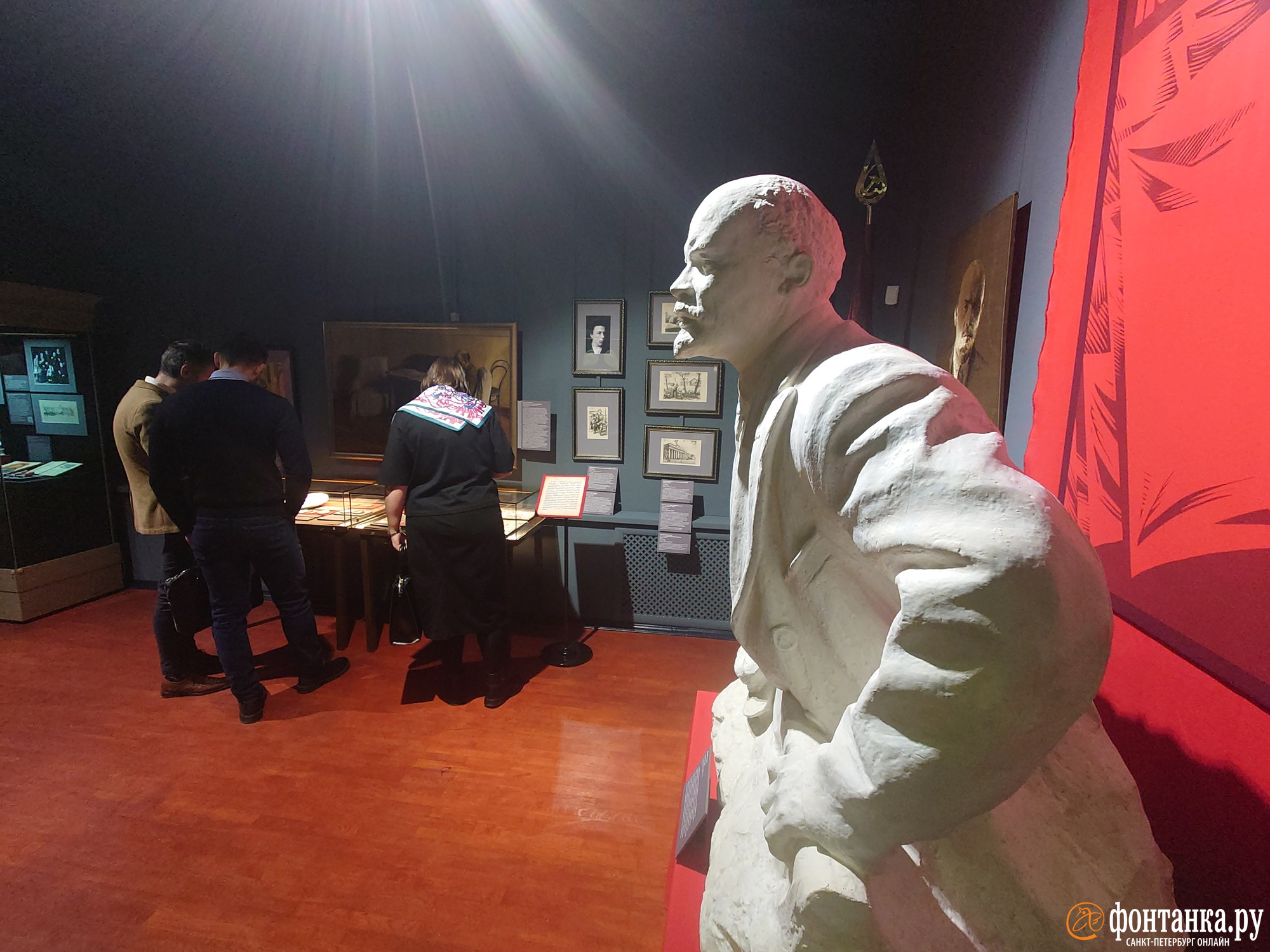 Ленин — трикстер и наш Люк Скайуокер: Музей истории религии открыл выставку к 100-летию со смерти вождя