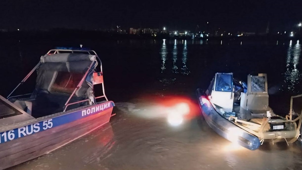 В Омске моторная лодка врезалась в пристань — двое погибли