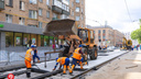 «Прилеты каждые 30 секунд». Москвичи в знак протеста закидали пакетами с водой рабочих, восстанавливающих трамвайные пути
