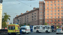В центре Челябинска столкнулись грузовик, Toyota Camry и трамвай