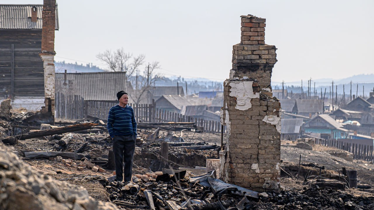 «Саша сгорел, Света сгорела» — репортаж из села, где дотла сгорели шесть жилых домов