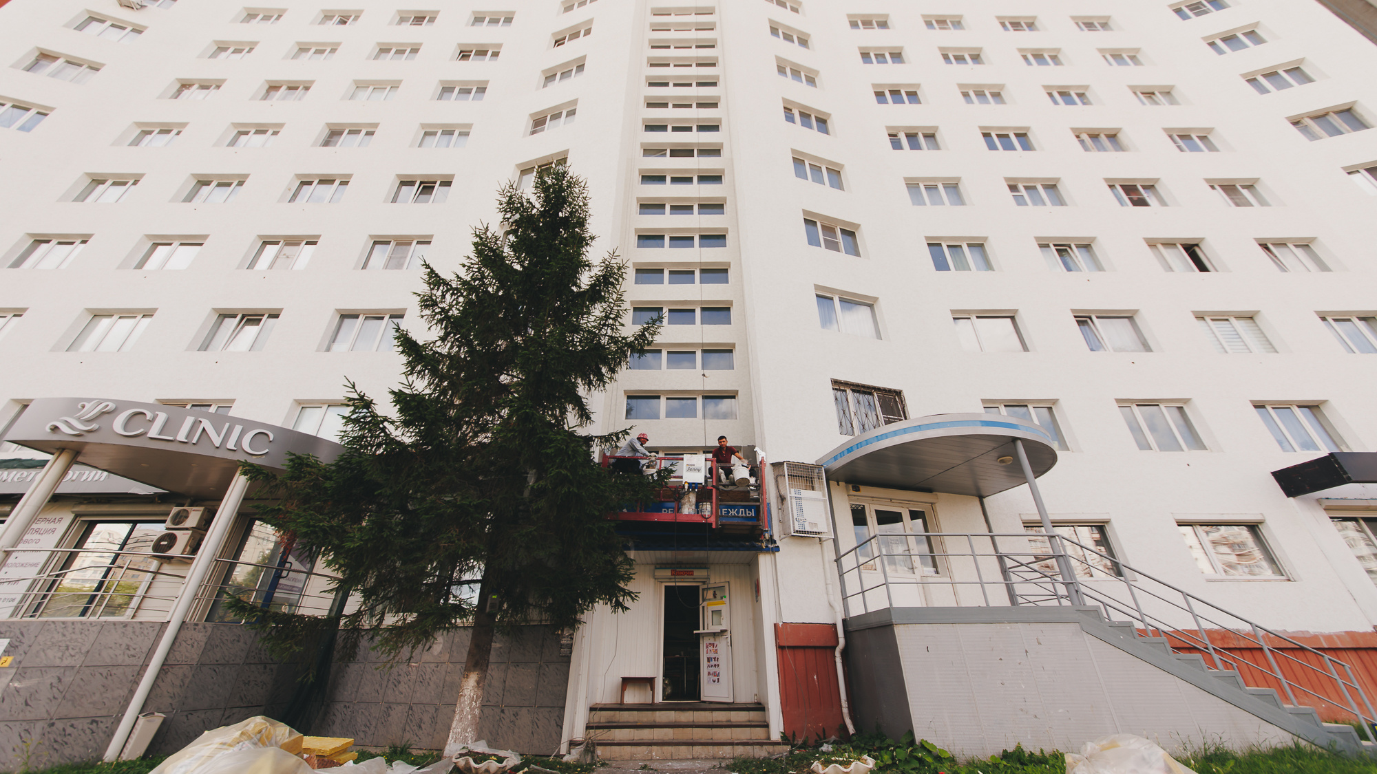 «Нареканий по теплу не было»: почему в Челябинске продолжают ремонтировать фасады против воли жильцов