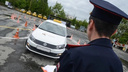 Новосибирская автошкола попала под полицейскую проверку — она не выпустила на экзамен почти 30 учеников
