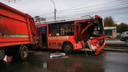 «Вынужденная мера»: мусоровоз, протаранивший автобус на Учительской, выезжал из двора задним ходом