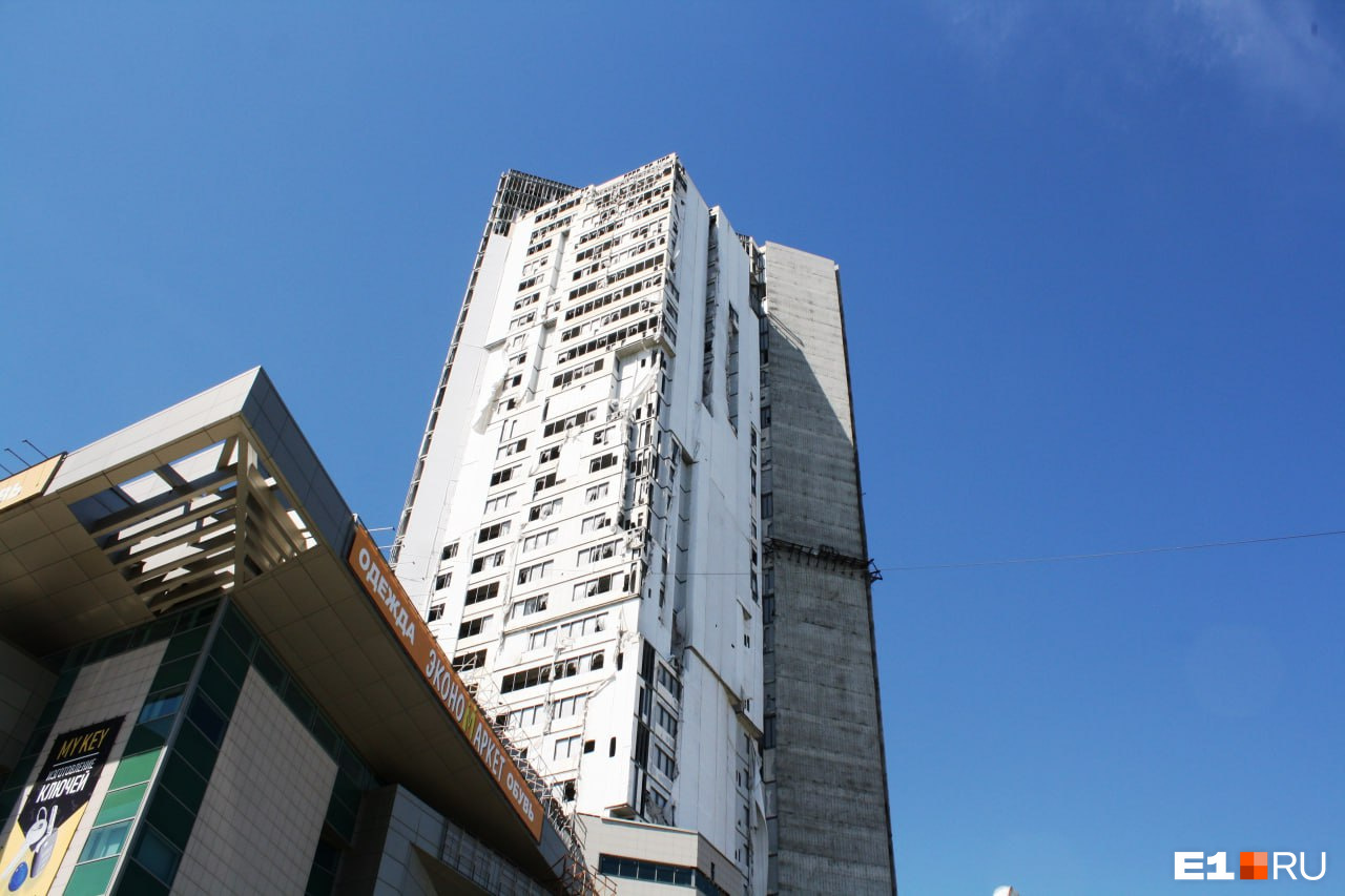 В Екатеринбурге внезапно умер известный бизнесмен, связанный с заброшенным небоскребом у вокзала