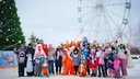 «Самая маленькая участница бежала с зайцем в коляске»: в Волгограде прошел красочный карнавальный забег