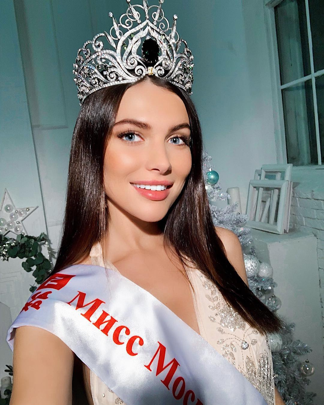 Корона на голове мисс Москвы — 2018 продержалась недолго