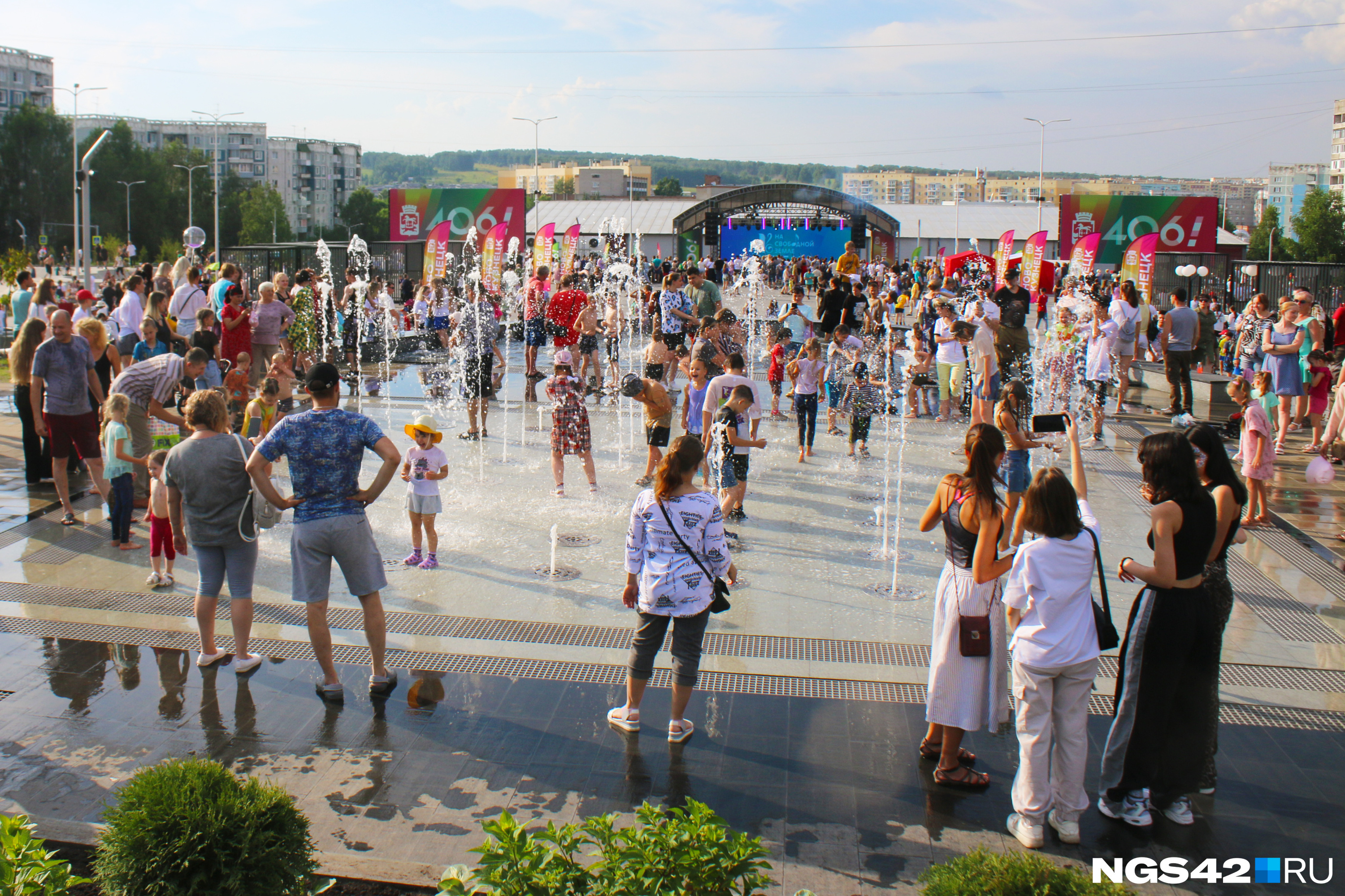На новой площади в Новокузнецке периодически перестает работать фонтан. Власти объяснили причину