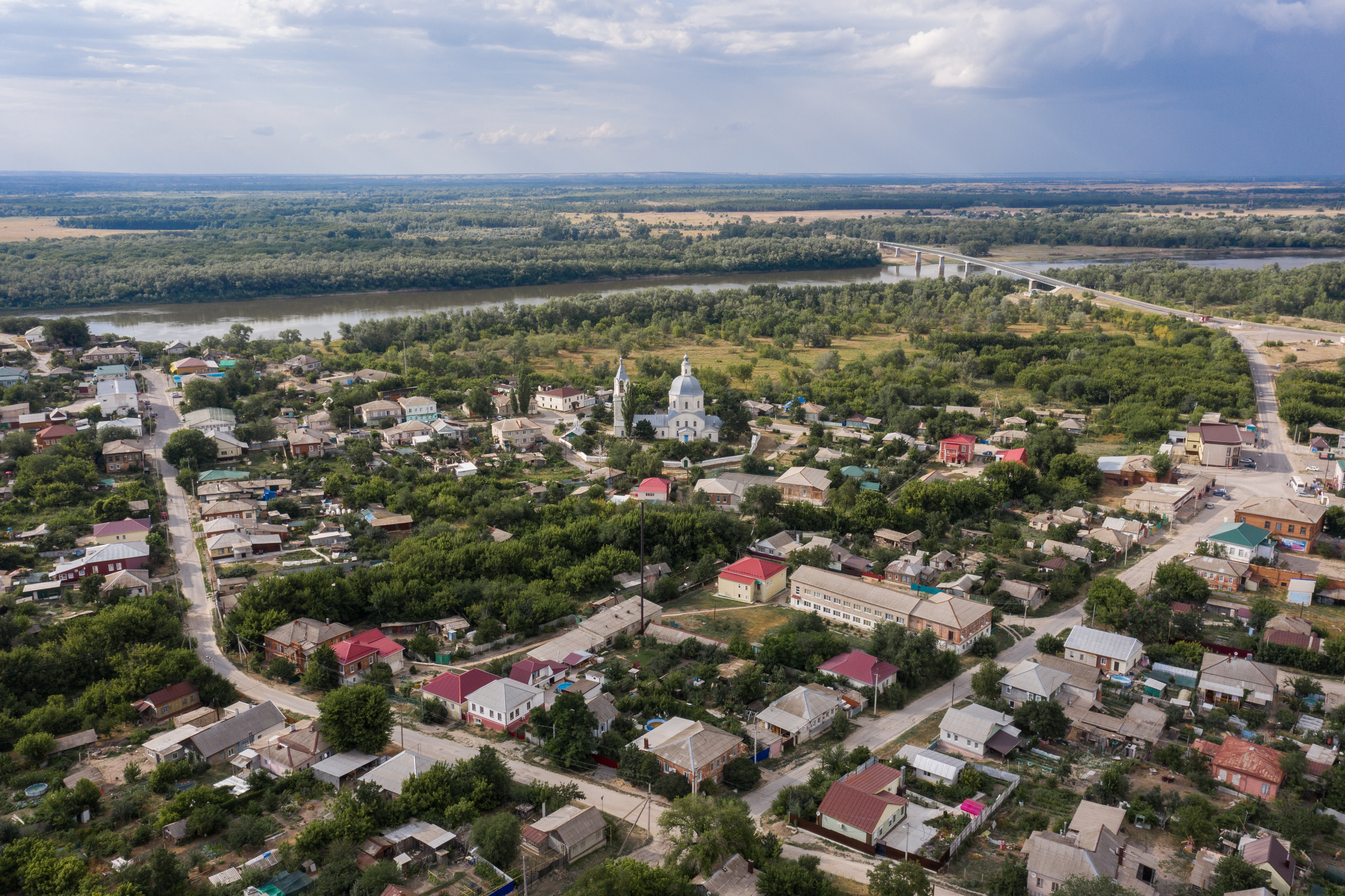 Красивый город Серафимович с высоты птичьего полета