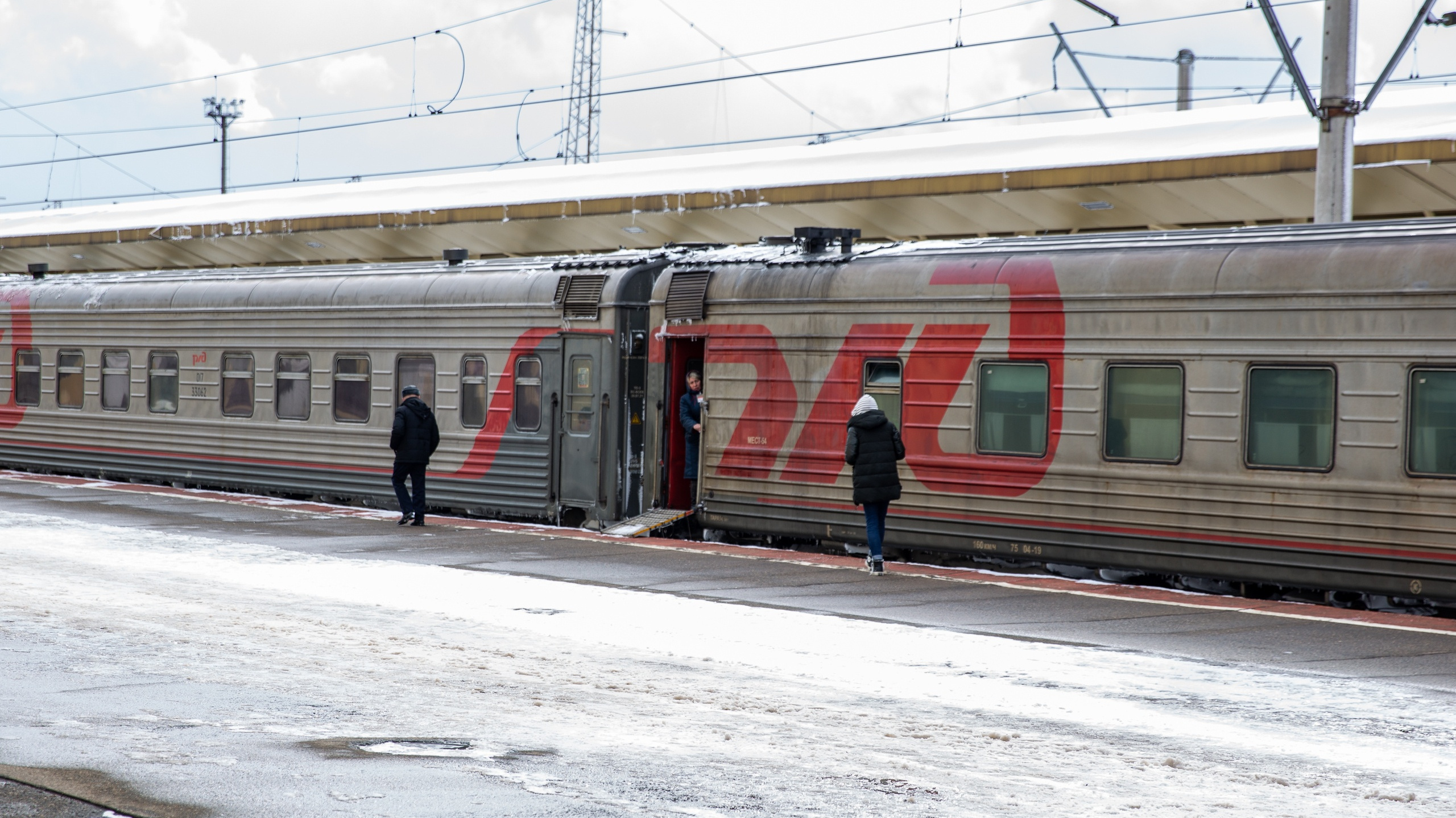 Пассажир поезда, задержанного в Ярославской области, — о поездке: «Встали в поле»