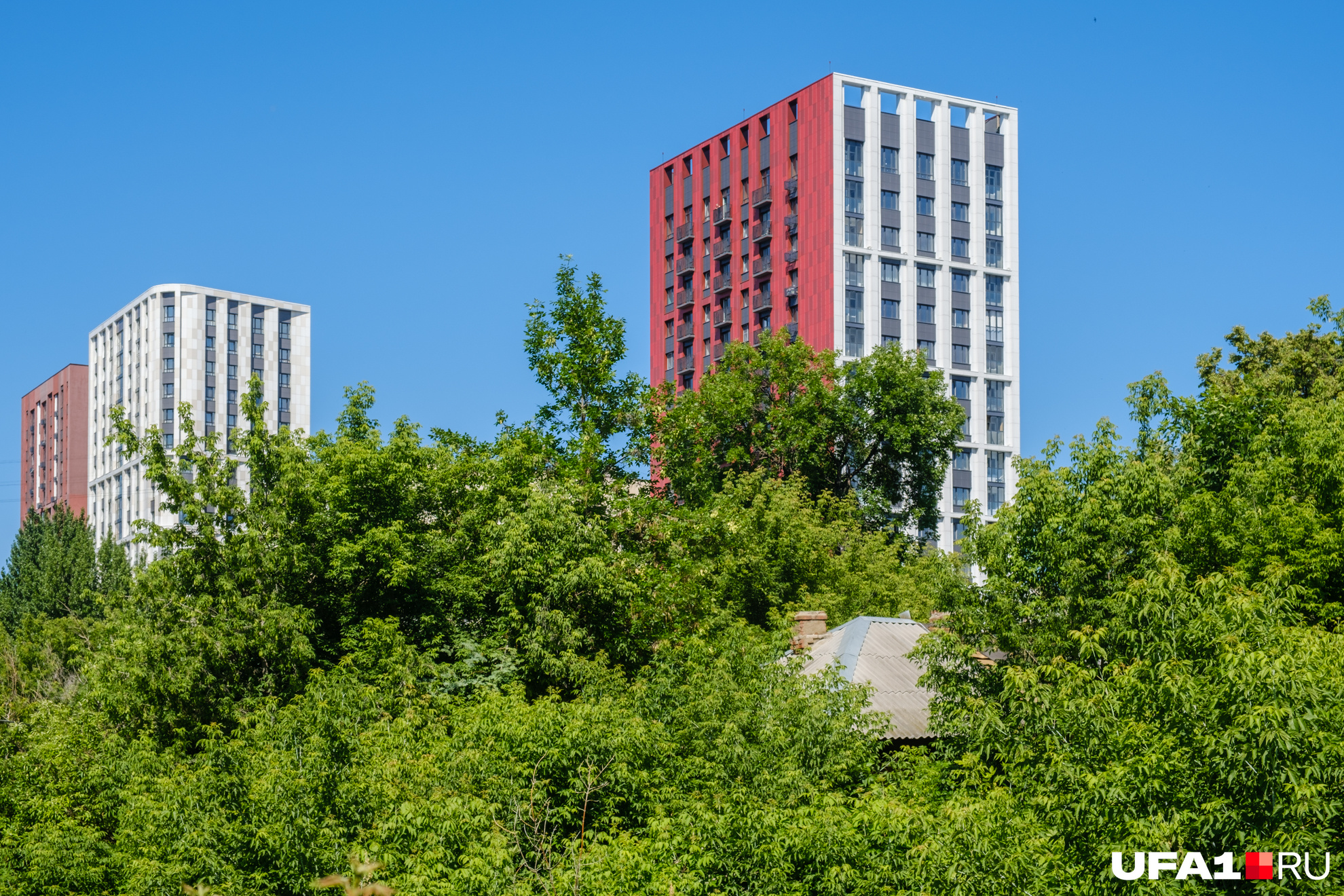 Вид от усадьбы Камали на новостройки возле Гафури, 19