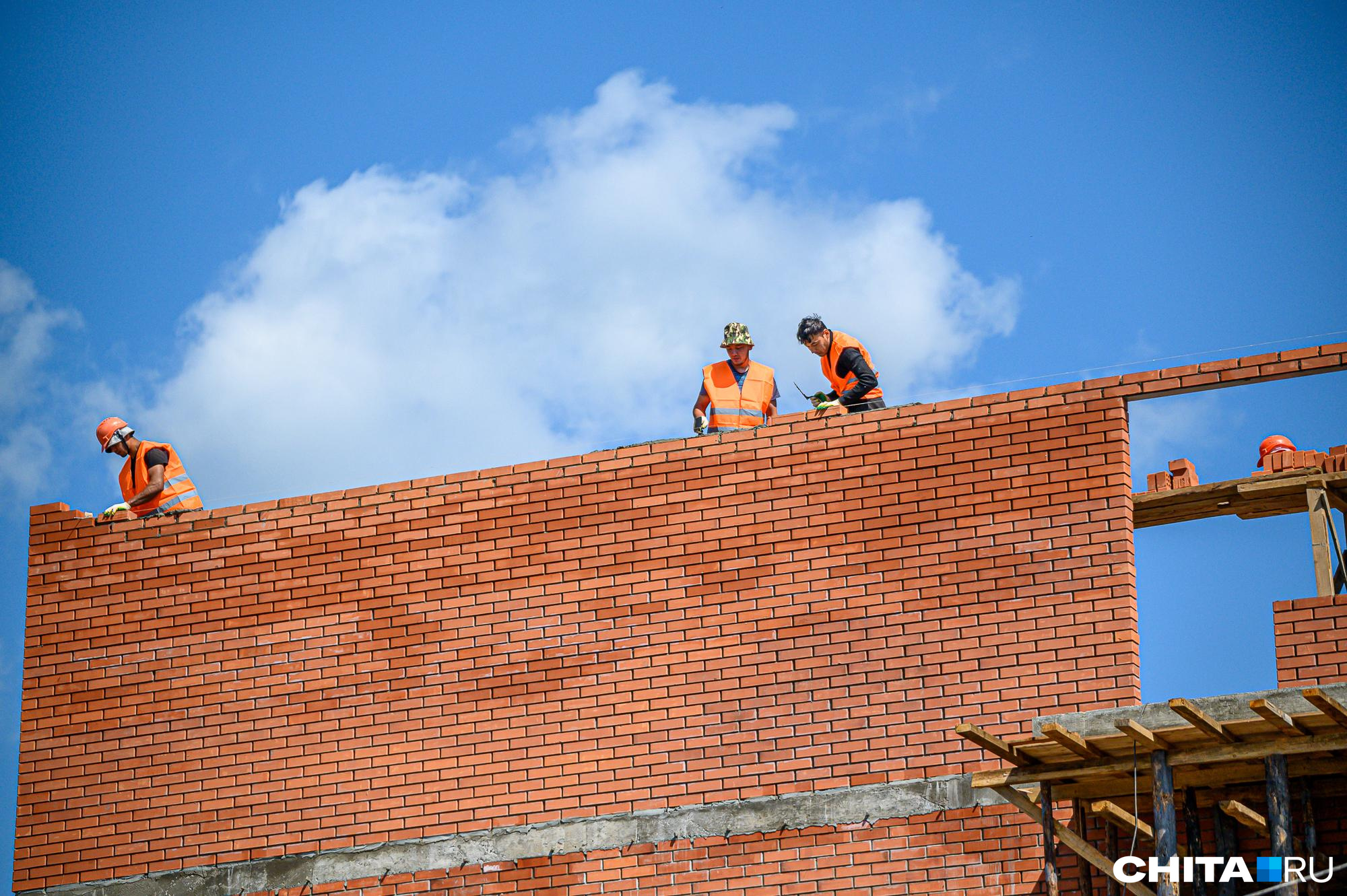 Местные застройщики попали в лидеры жилищного строительства в Чите в 2023 г.