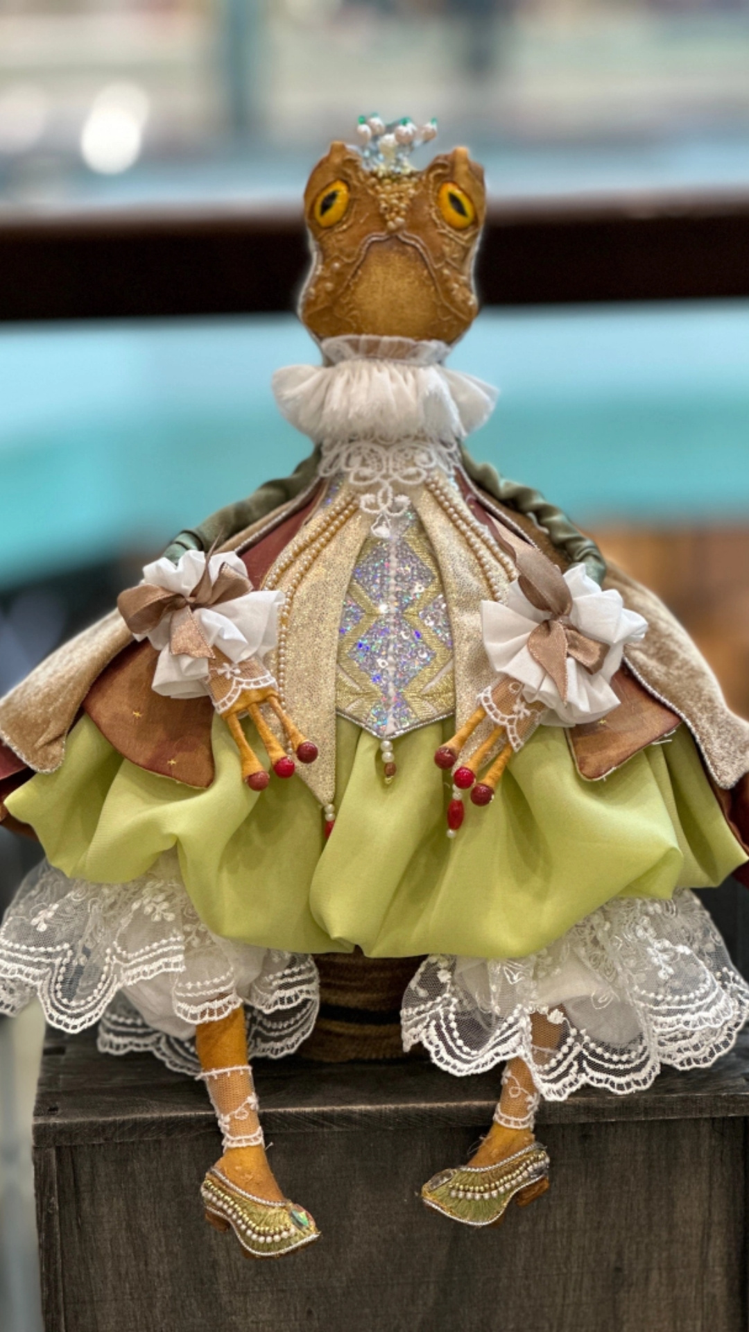 Великолепные наряды кукол Ольги Лукши
