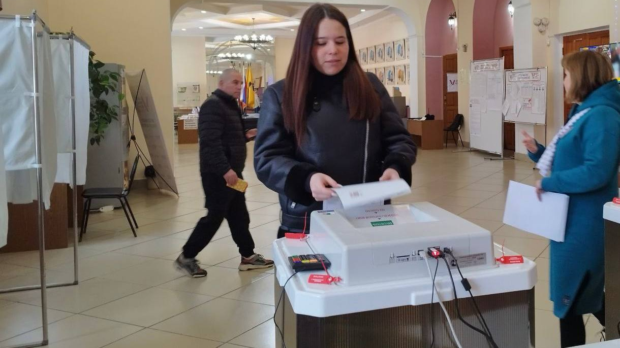 «Не пускают с зажигалками и водой»: власти прокомментировали меры безопасности на выборах в Ярославле