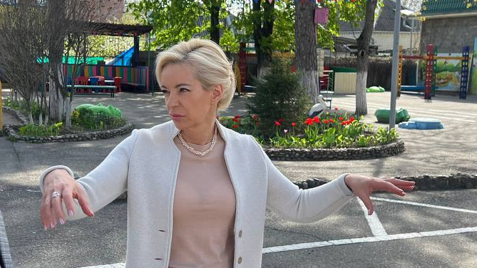 Ставропольский депутат встретилась с педагогами. Жакет на ней стоит больше, чем их средняя зарплата