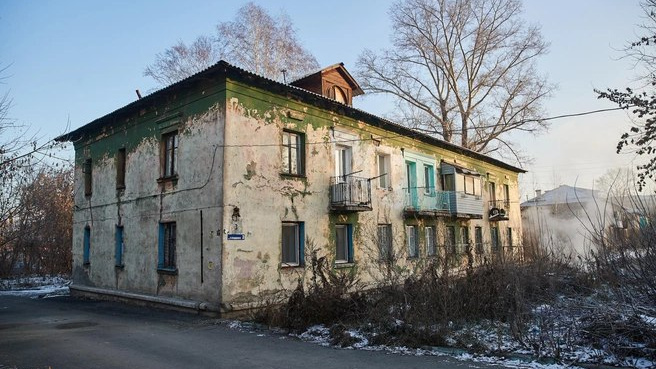 Чиновники мэрии Новосибирска попали под уголовное дело: они расселяют аварийный дом с 2010 года
