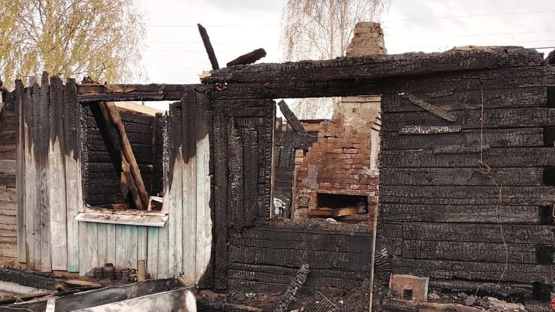 Тушили пожар и обнаружили два тела: СК проверит обстоятельства гибели жителей Прикамья