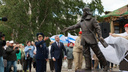 В Архангельске открыли новый памятник: показываем, сколько людей пришло на него взглянуть