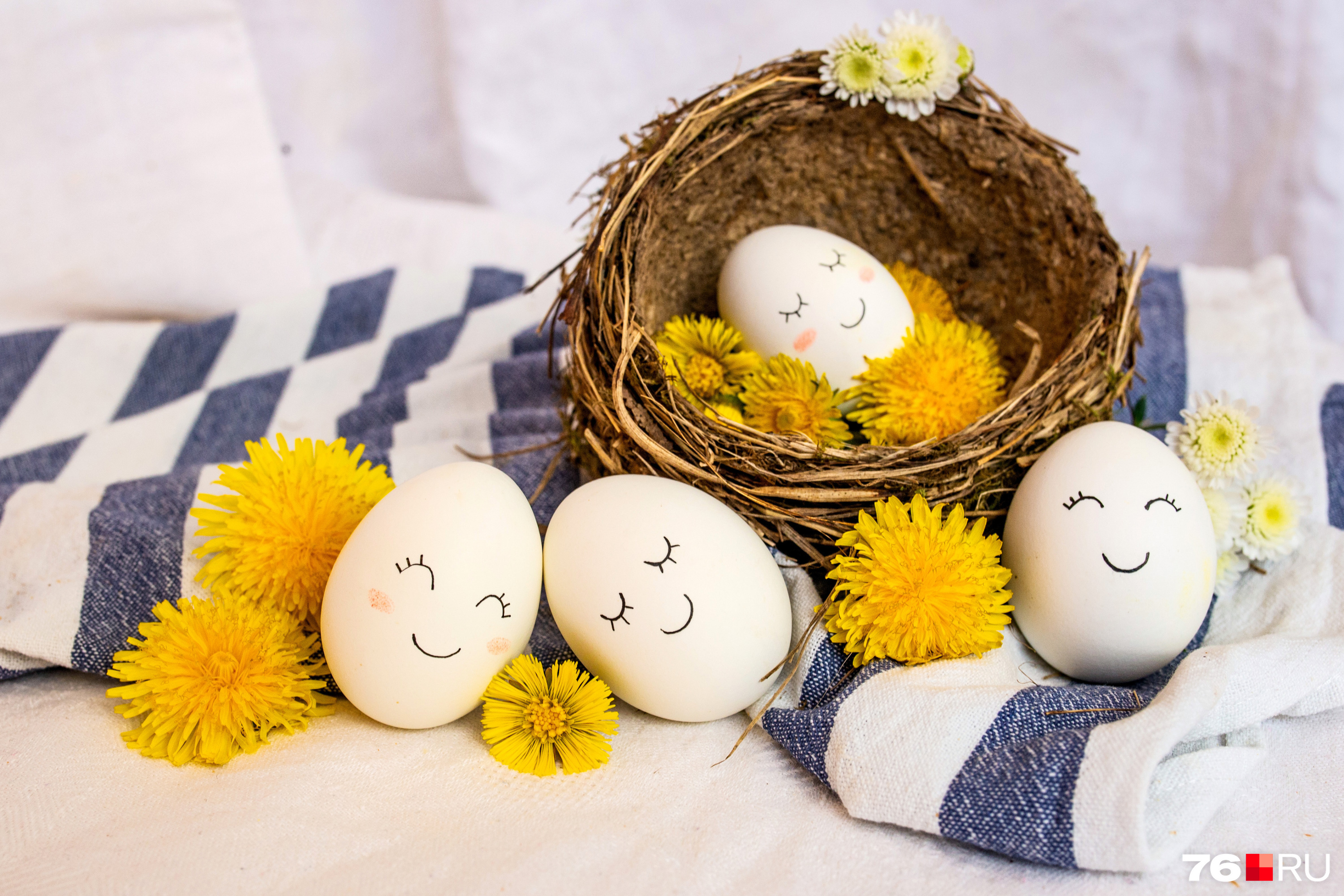 Как и чем красить яйца на Пасху: 6 простых, но эффектных способов