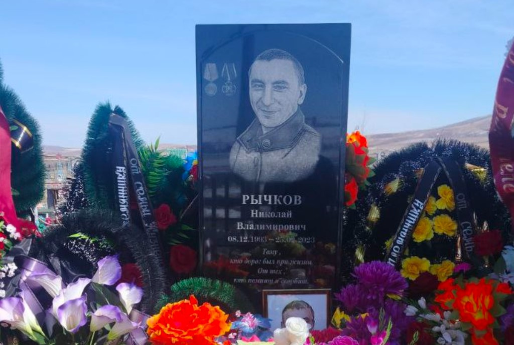 Почетный караул не приехал на похороны бойца «Вагнера» в Забайкалье из-за поломки машины