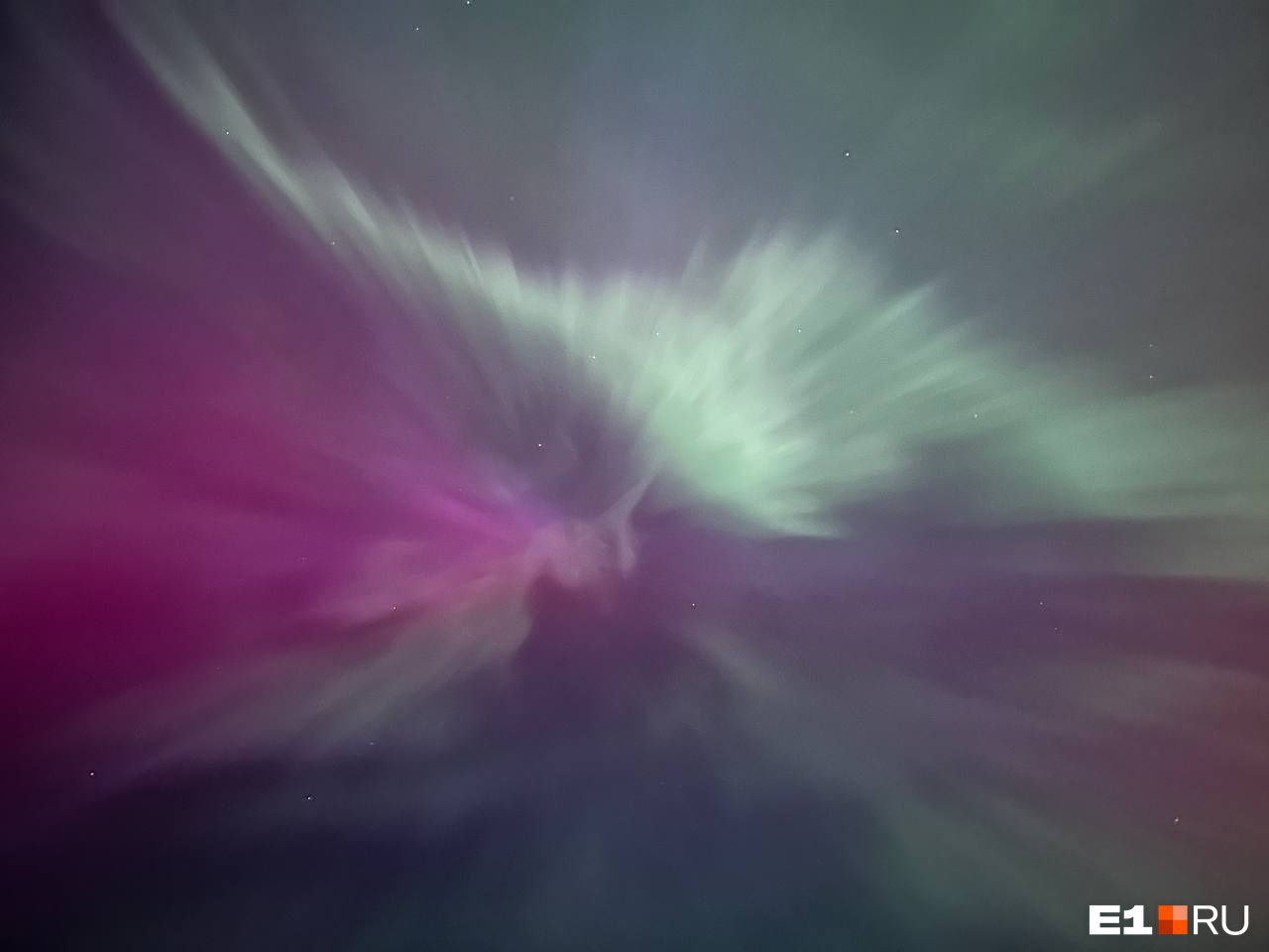 Космические кадры! Топ-10 фото полярного сияния над Екатеринбургом (мы такого еще не видели)