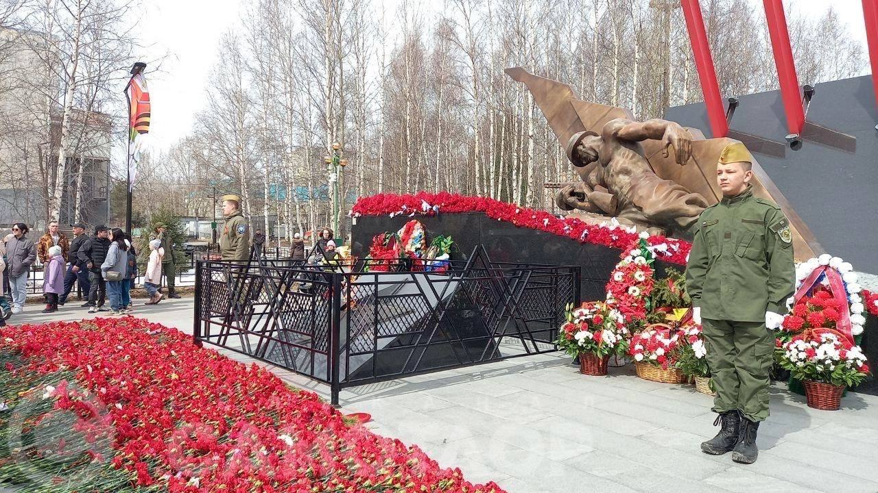 Истории фронтовиков и выступление губернатора. Посмотрите, как Нижневартовск отметил День Победы