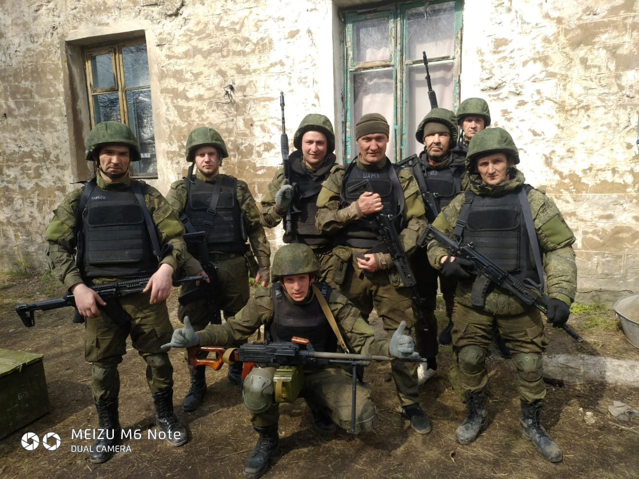 Сергей Материкин в зоне спецоперации с товарищами по отряду