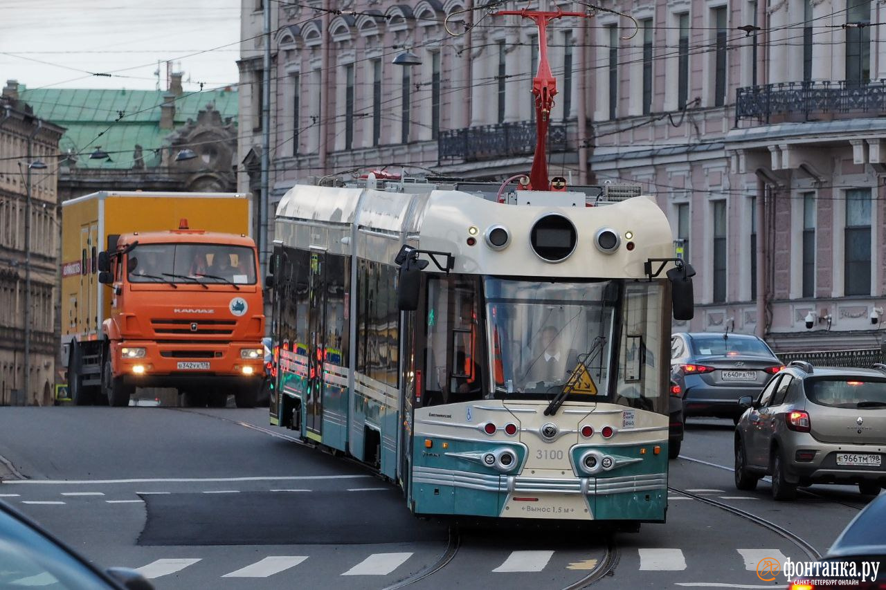 Правнук Достоевского в кабине и интерактивное окно. Петербургский  ретротрамвай показали горожанам и Беглову | 18.10.2023 | Санкт-Петербург -  БезФормата