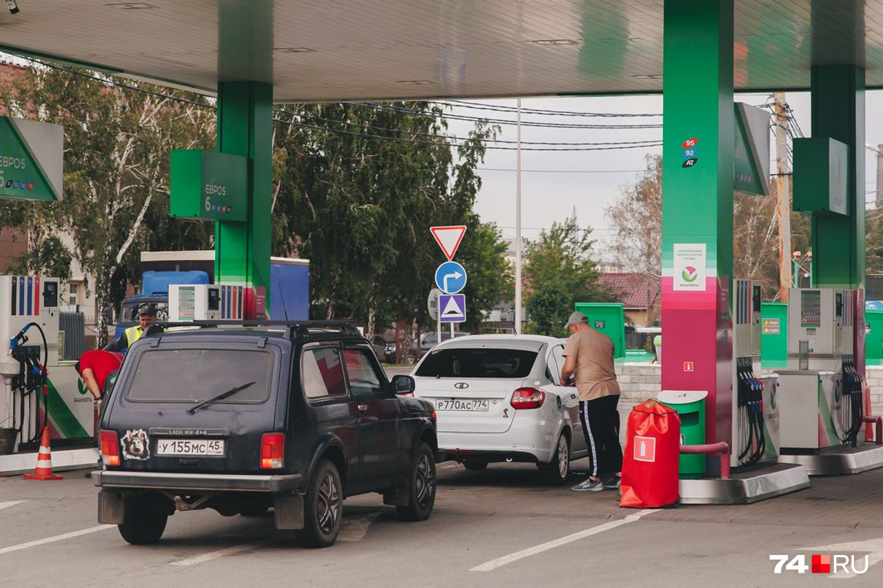 Почему так резко выросла цена на бензин в России сегодня: причины и последствия