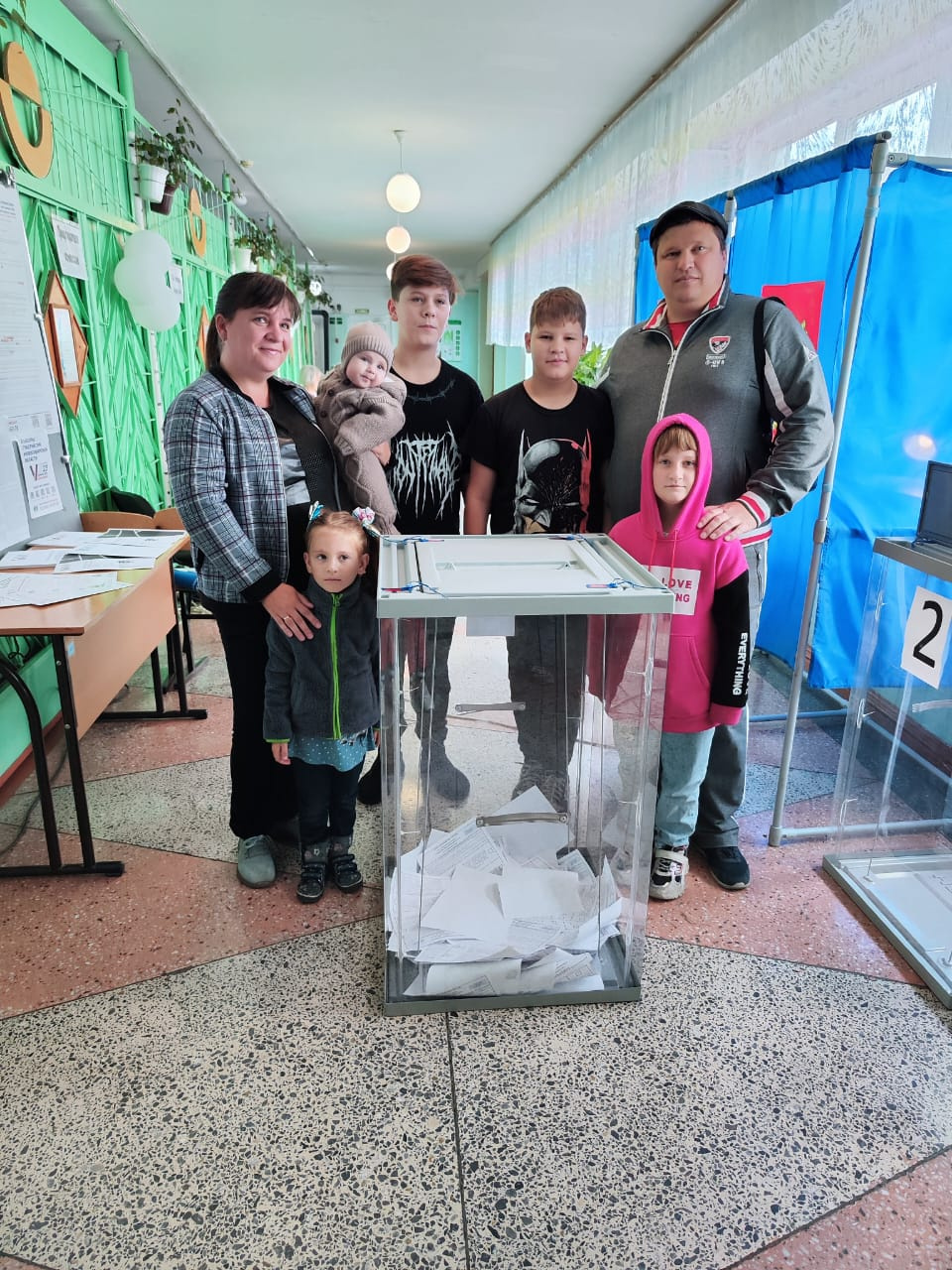 Жители Искитимского района пришли на выборы всей семьей