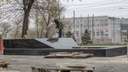 Обещали еще месяц назад закончить: в Волгограде готовятся к установке памятника морякам и рабочим «Красного Октября»