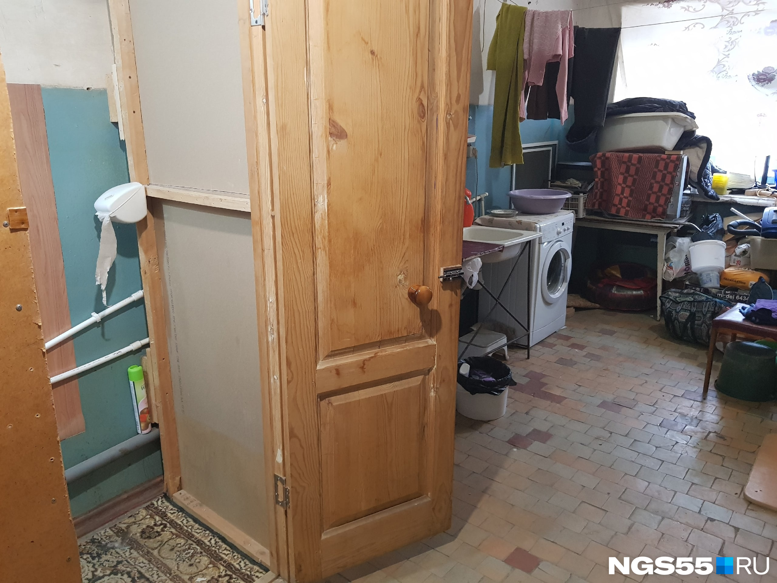 На одном из этажей жильцы смогли обеспечить себе приватную атмосферу На одном из этажей жильцы смогли обеспечить себе приватную атмосферу