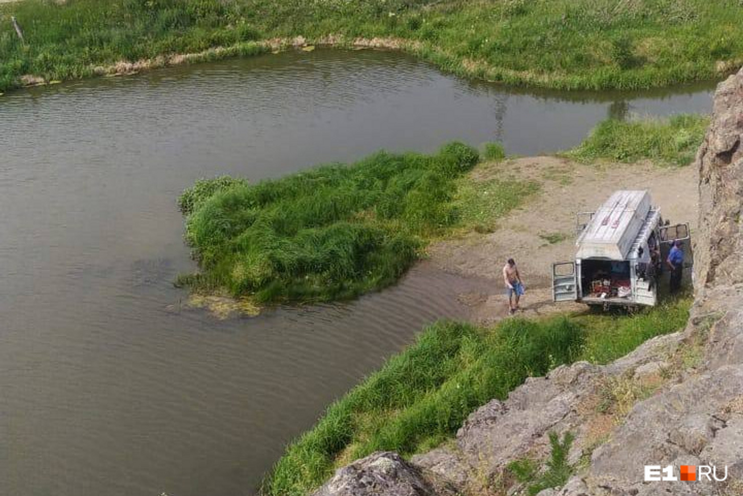 В Свердловской области нашли подростка, который пропал во время купания. Он утонул