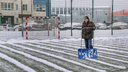 «А что вы сегодня будете рисовать?» Зачем завхоз спортклуба оставляет шедевры на снегу в Нижнем Новгороде