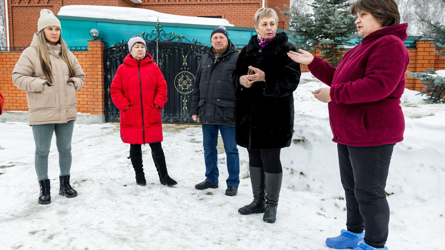 «Дети отказываются гулять»: жителей пригорода Челябинска замучила едкая вонь с полей