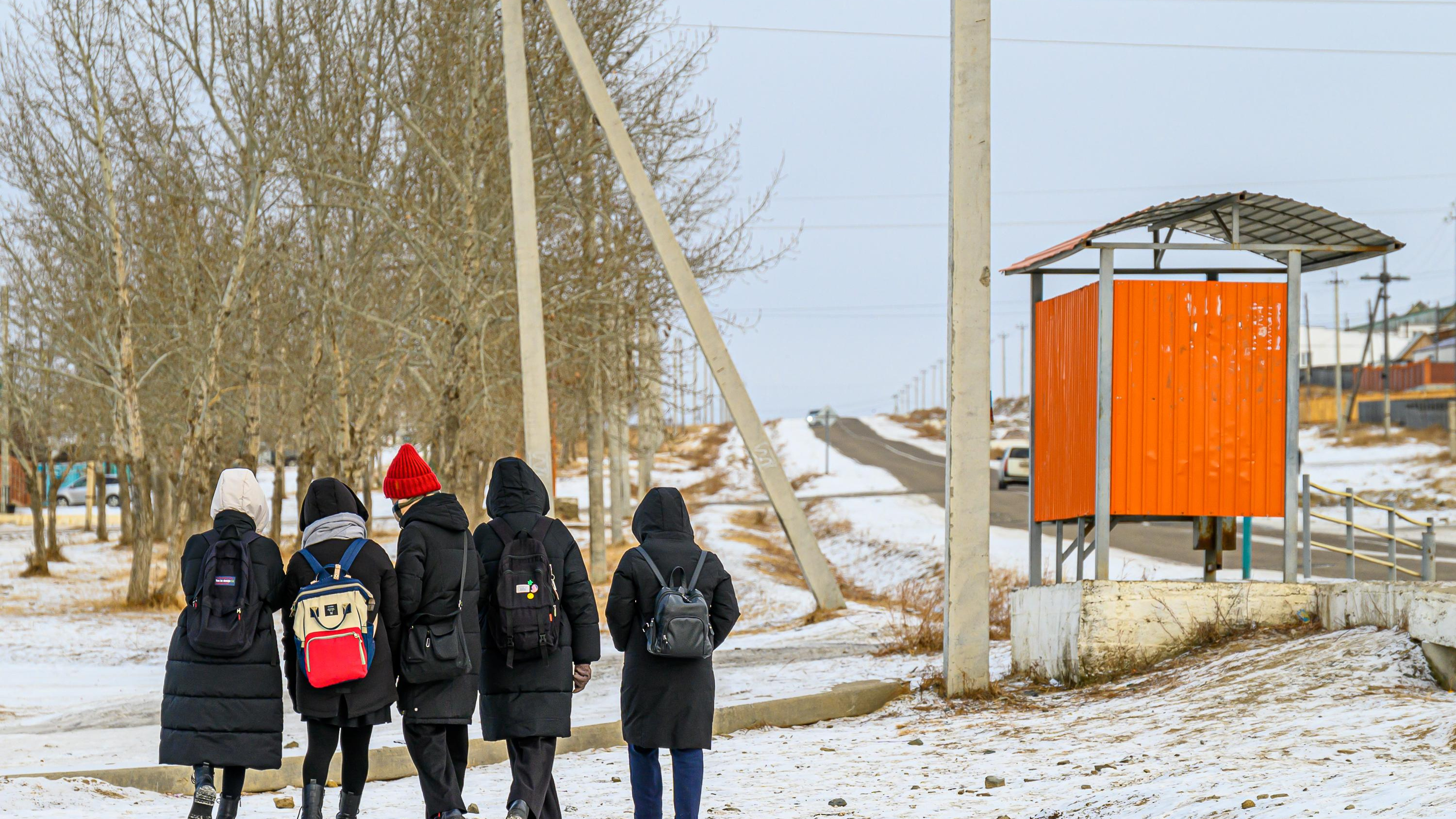 В Иркутском районе поговорят со школьницами после жалоб Мизулиной на запрет носить брюки