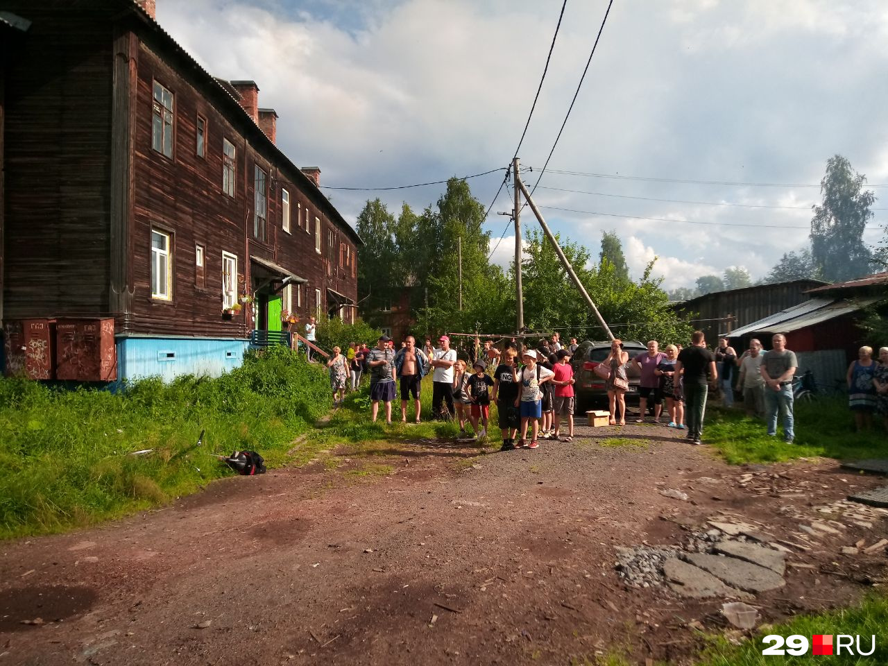 В Архангельске загорелся жилой деревянный дом на Калинина | 06.08.2023 |  Архангельск - БезФормата