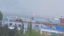 «Молния ударила — и загорелось»: в Волгоград ворвались громовые тучи и шквалистый ветер