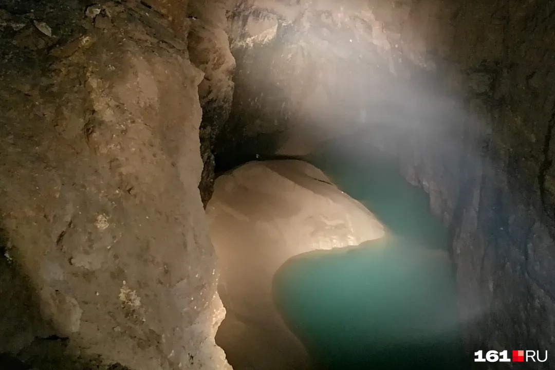 Подземный мир Новоафонской пещеры
