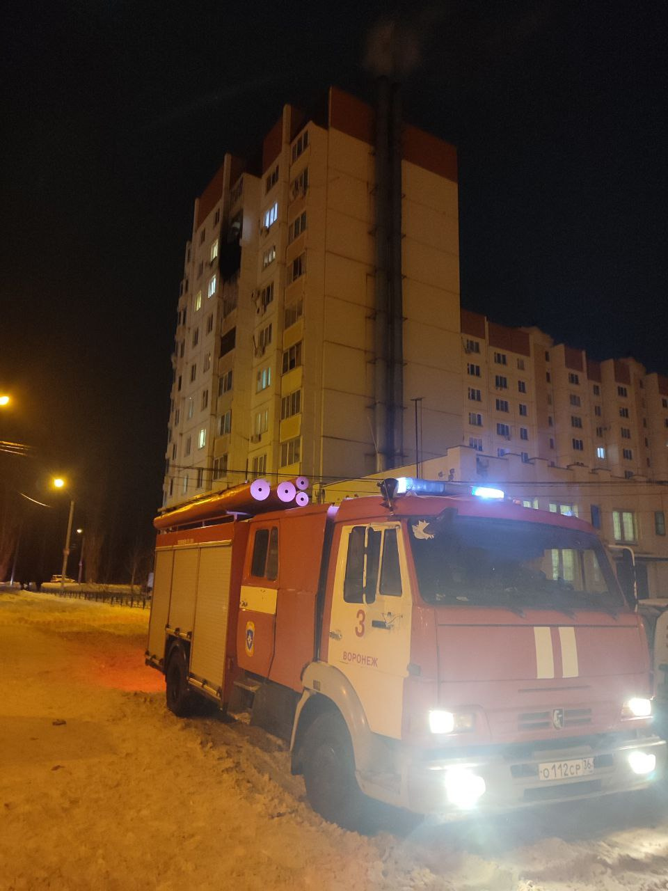 Режим ЧС введён в Воронеже, много повреждений в домах, был пожар
