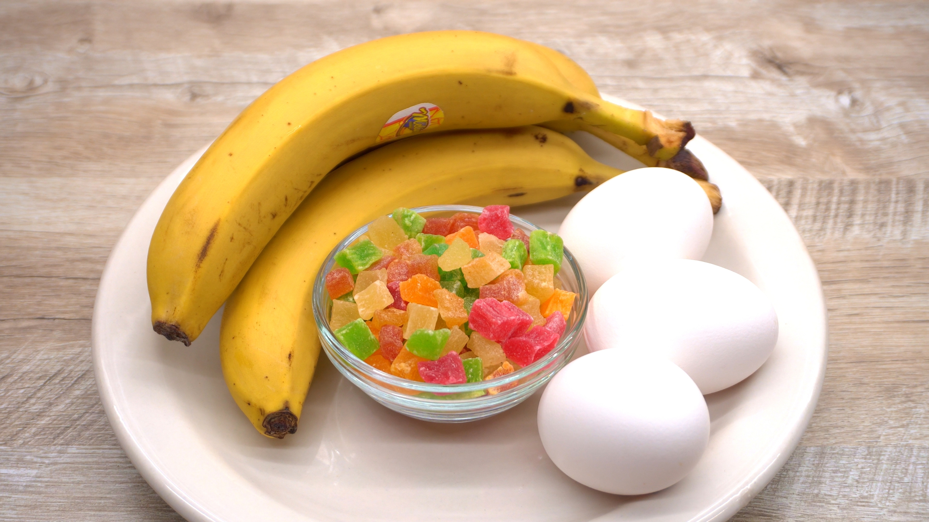 Просто смешайте яйца с бананами: показываем рецепт легкого и вкусного завтрака
