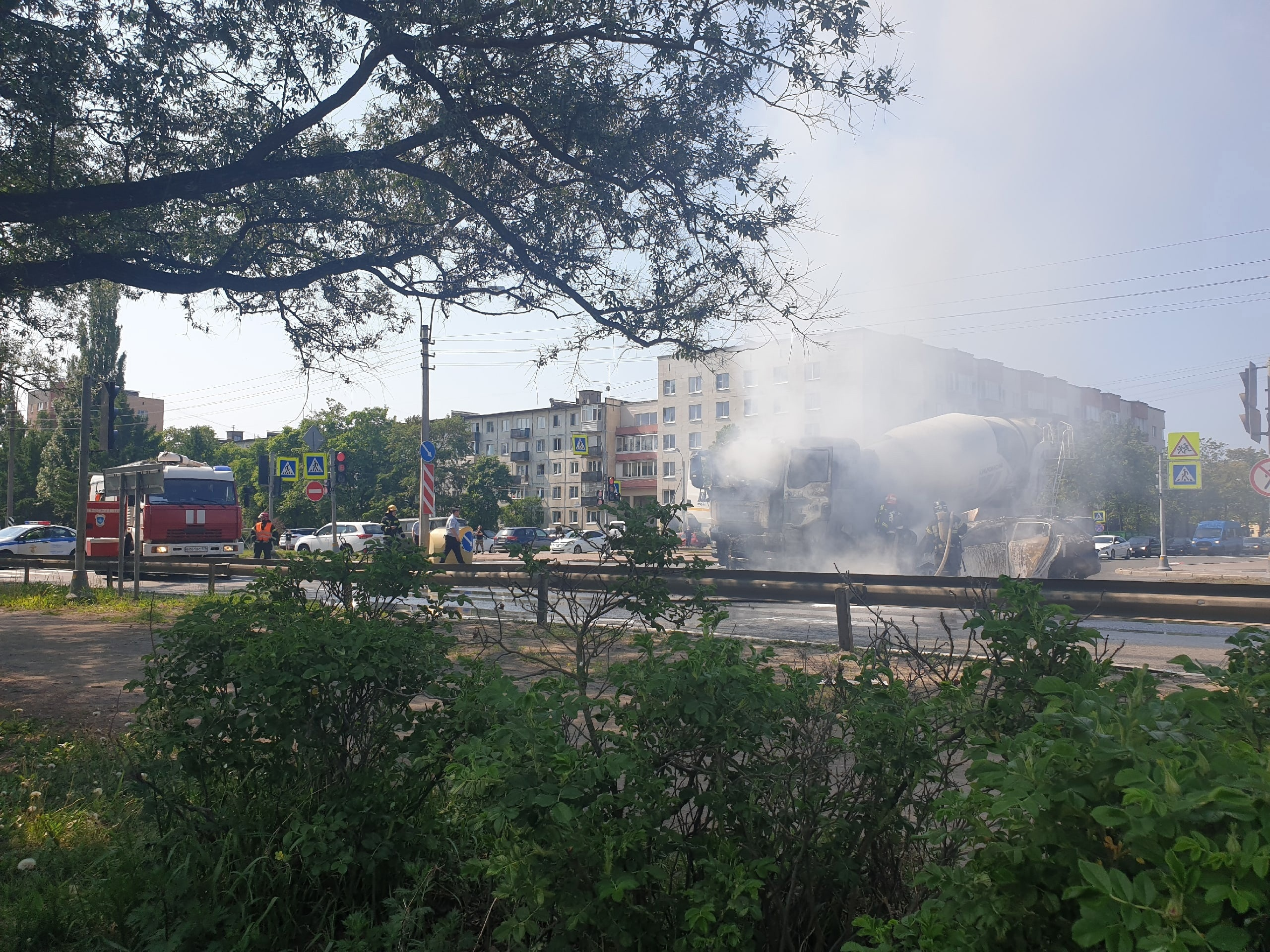 В огненном ДТП с бетономешалкой в Сестрорецке пострадали дети