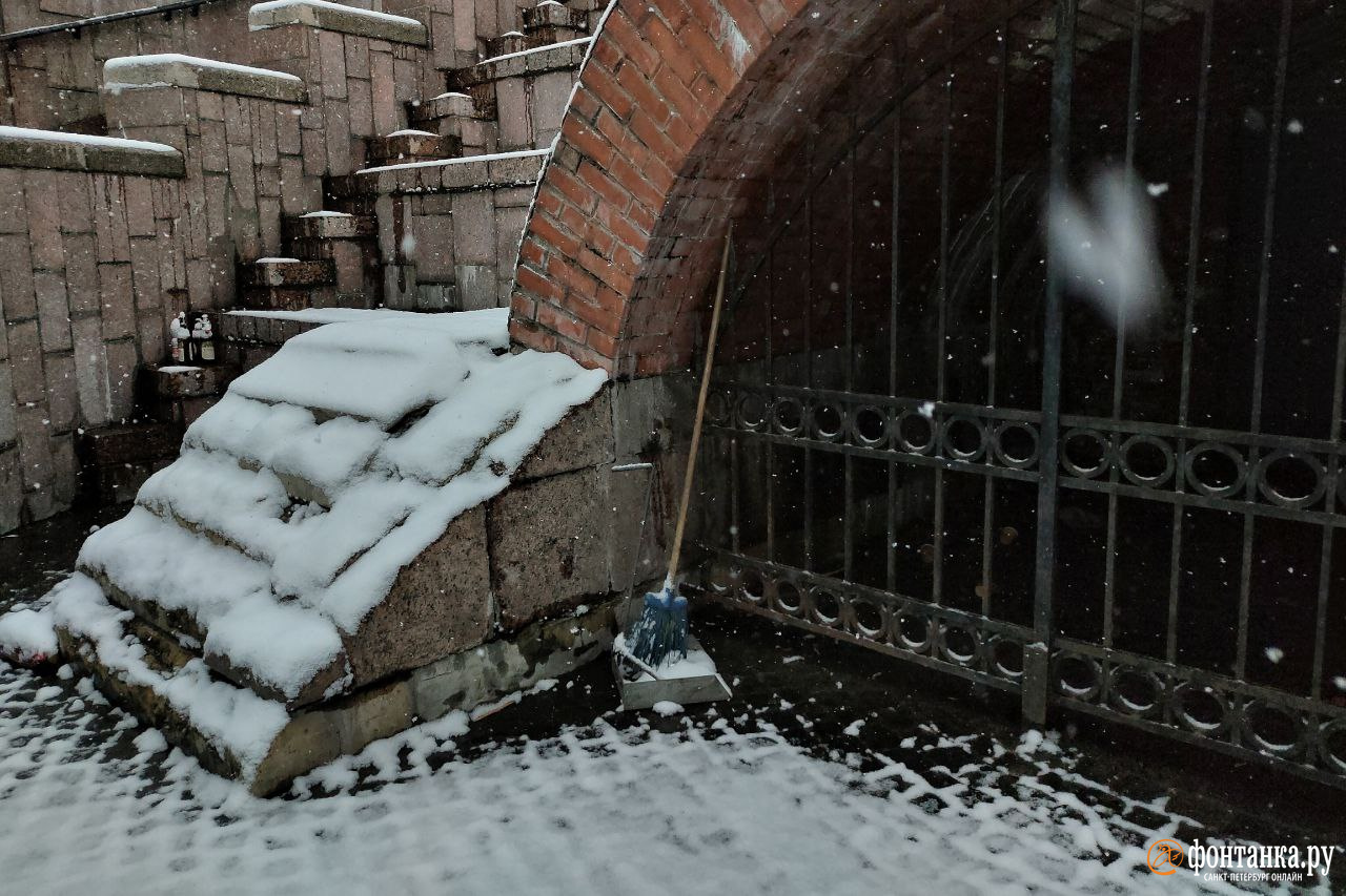 Не только снег, но и холод не по сезону. Метеорологи объяснили, почему в Петербурге до сих пор зима