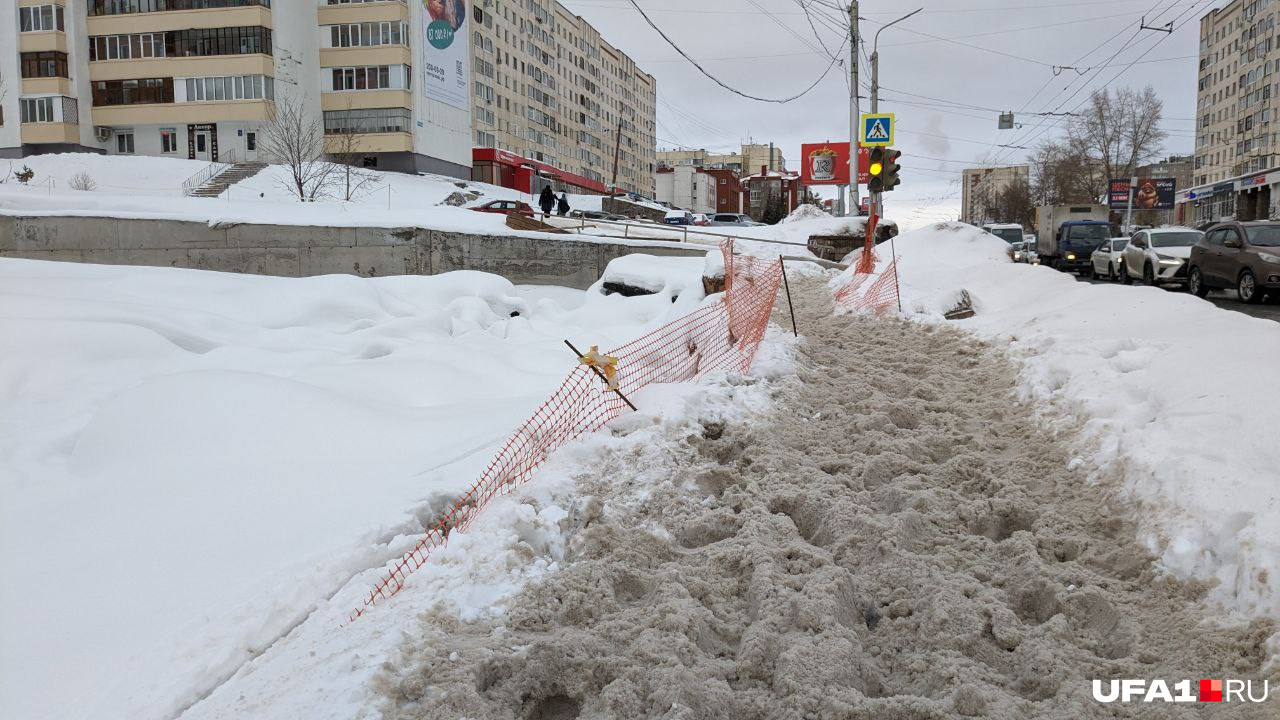 Жители по всему городу страдают от перепадов температур и последствий на дорогах