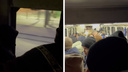 Поезд МЦД-4, набитый пассажирами в час пик, ехал с открытой дверью: видео