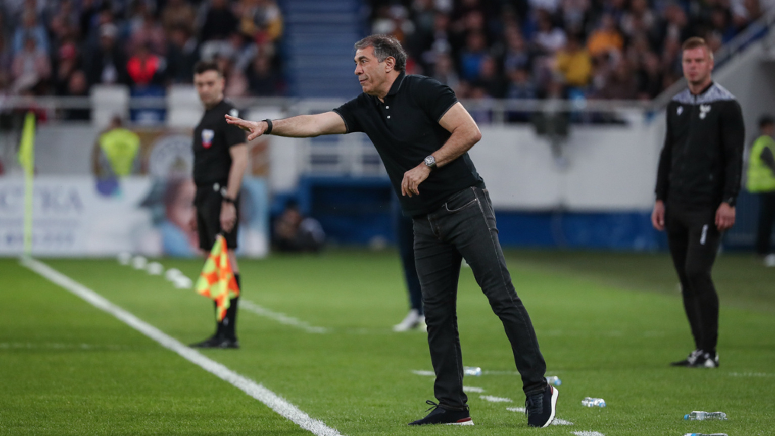 «Нужна свежая кровь»: главный тренер «Рубина» недоволен игроками, с которыми вышел в Премьер-лигу