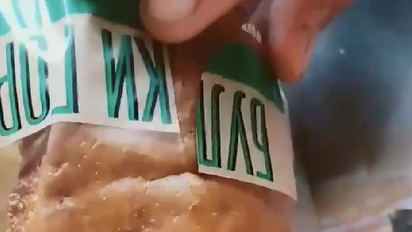 Волосатый хлеб купили туристы в Сочи: видео вызвало возмущение